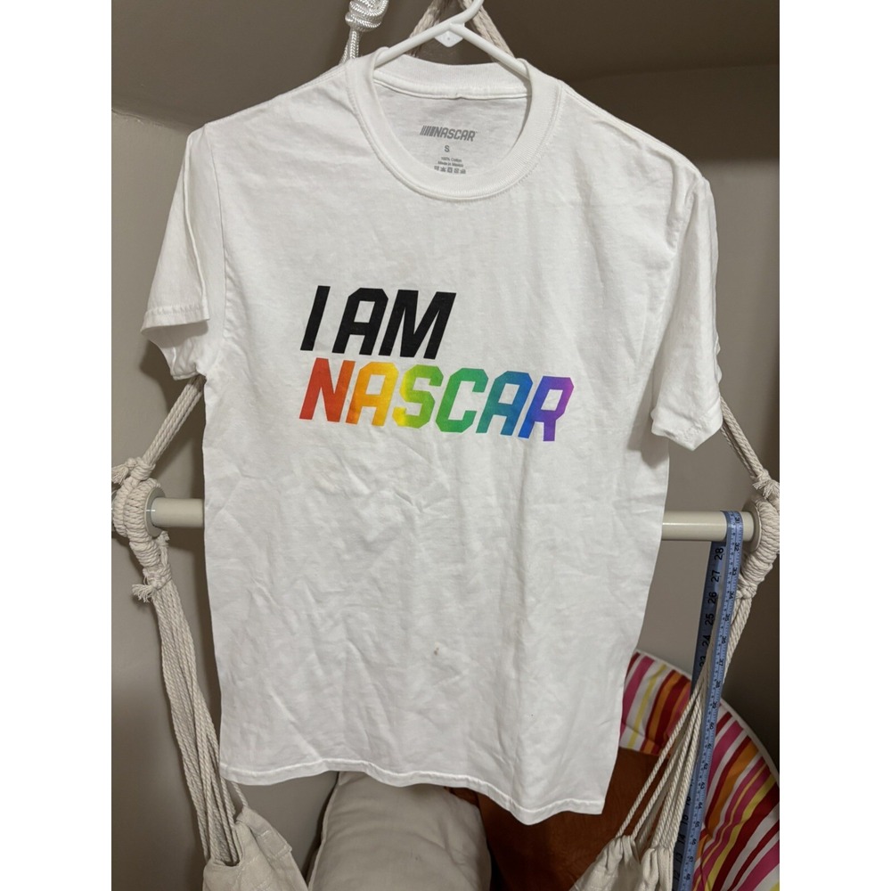 Rainbow I Am NASCAR T Shirt Size Small